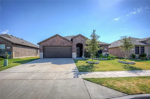 1004 Basswood Ln Photo 1