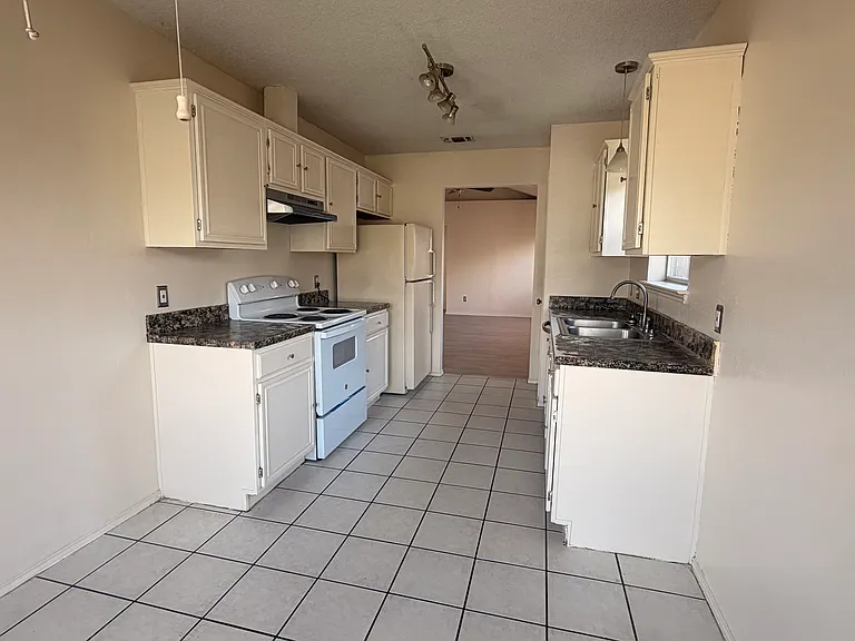 6206 Tidewater Dr — Photo 4