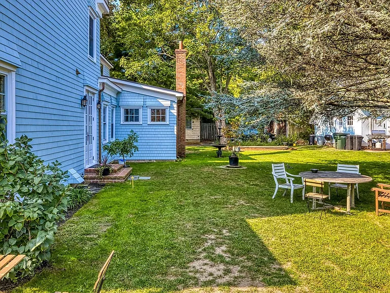 475 Youngs Ave #C — Photo 12
