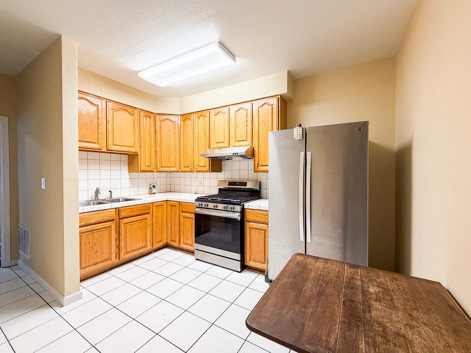 3 bed, $3,300 — Photo 4