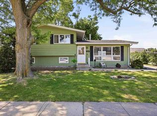 2765 1st Ave, Marion, IA 52302