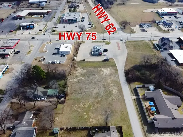 727 E 21st St, Okmulgee, OK 74447