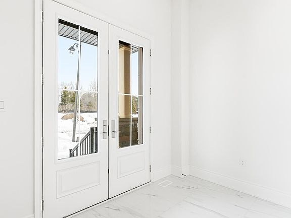 2nd image of 8 Raspberry Ridge Ave