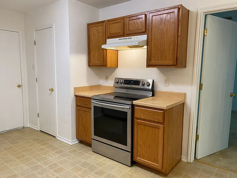 1809 Liberty Hill Dr — Photo 5