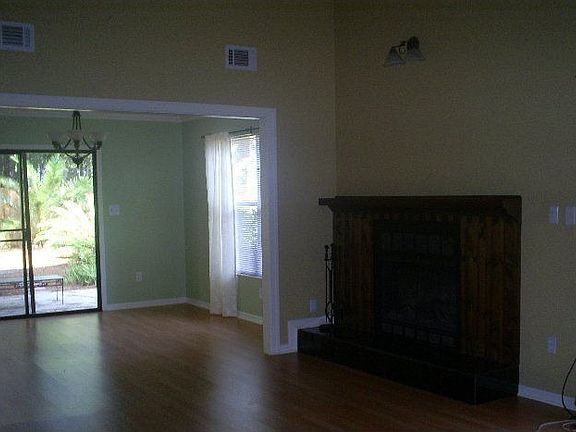 fireplace/living room