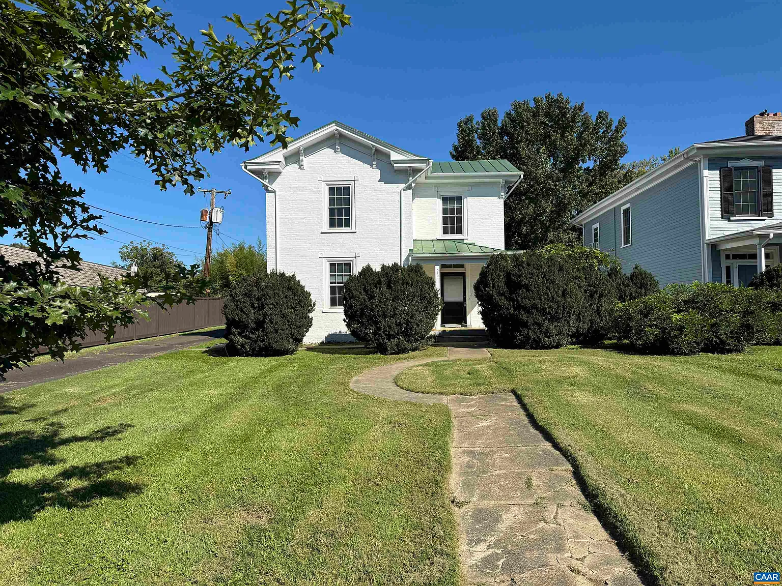 2 bed, 1.0 bath, 1572 sqft, $1,550 — Photo 2
