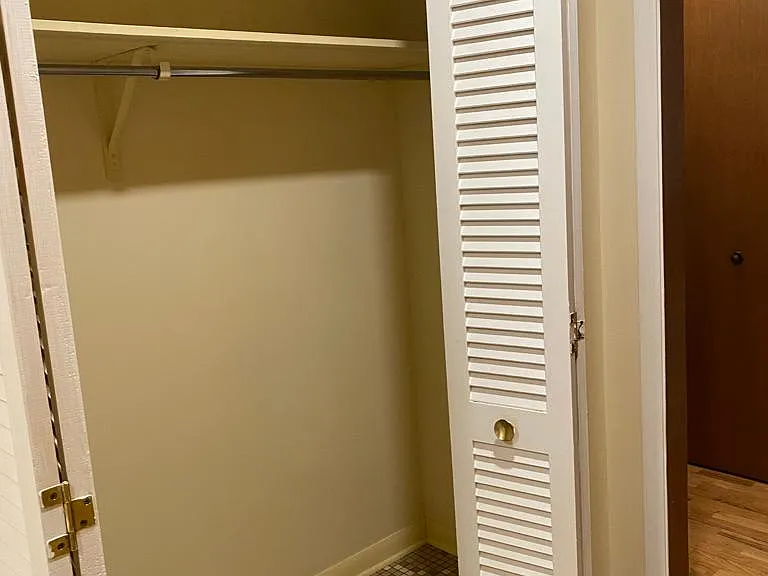 Entryway closet