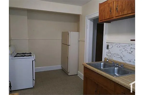 Building Photo - 2312 Hecker Ave