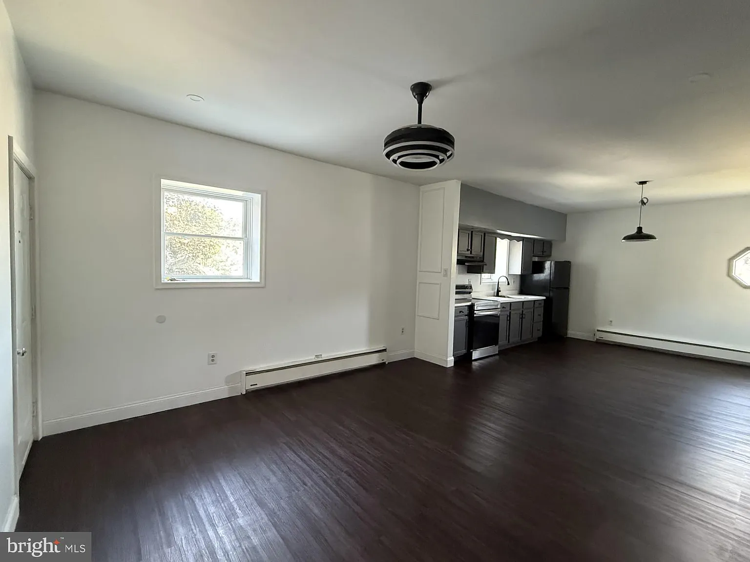 2 bed, 900 sqft, $1,000 — Photo 2