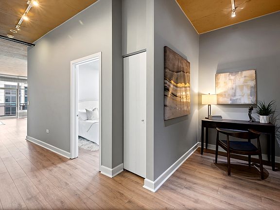 4th image of 1305 S Michigan Ave APT 1708