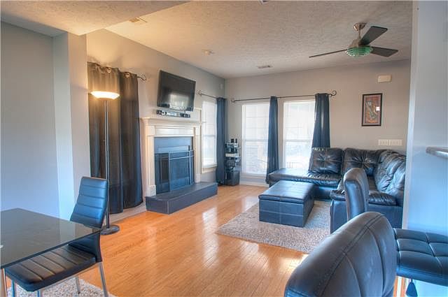 2nd image of 8801 Cressent Glen Ct