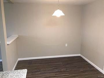 5th image of 1302 N Richmond Ave