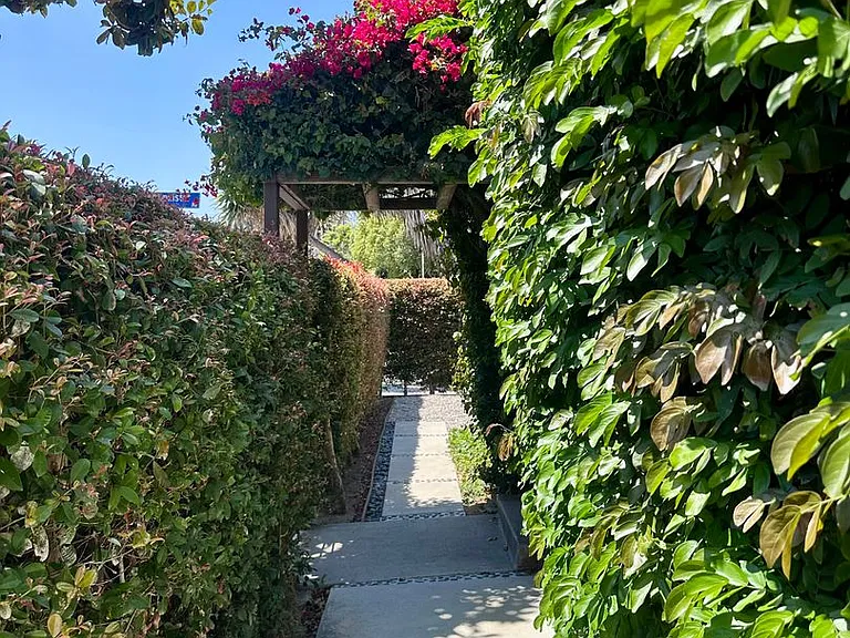 502 Westminster Ave — Photo 5