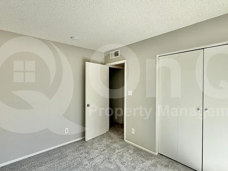 2201 W Belmont Ave #4 — Photo 11