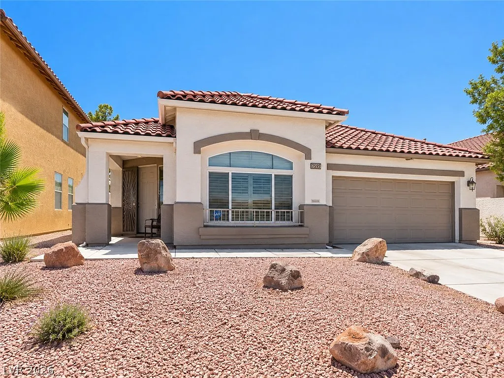 4 bed, 2.0 bath, 1795 sqft, $2,500 — Photo 1