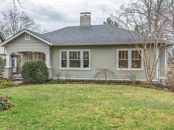 3rd image of 2616 Barton Ave