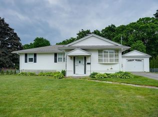 88 Edgewood Rd, Shrewsbury, MA 01545