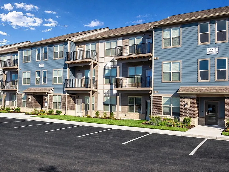 Founders Pointe Apartments — Photo 58