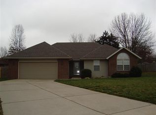 2880 S Quail Ave, Springfield, MO 65807