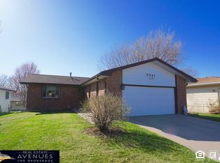 5541 Buffalo Cir, Lincoln, NE 68516