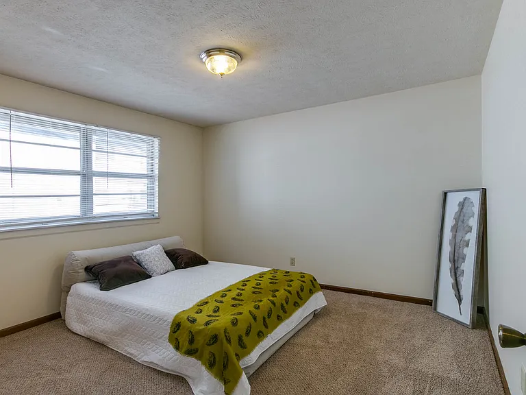 1119 Laramie St — Photo 8