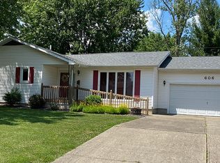 606 W Rustic St, Robinson, IL 62454