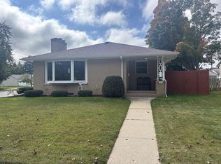 3501 Meadow Ln, Manitowoc, WI 54220