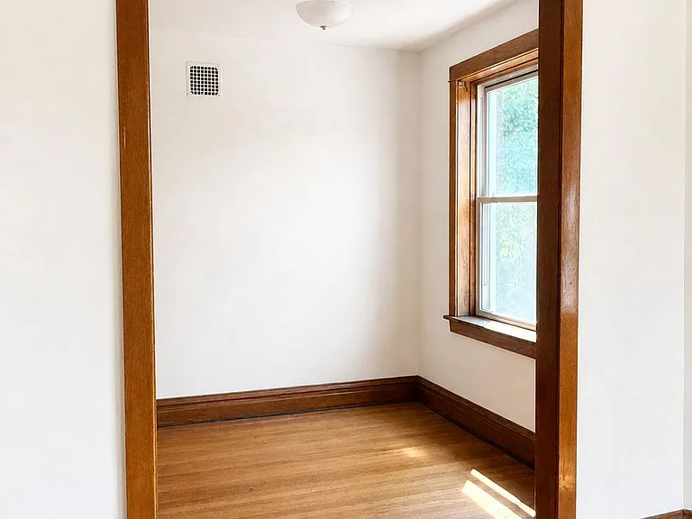 2322 W Walton St #2 — Photo 4