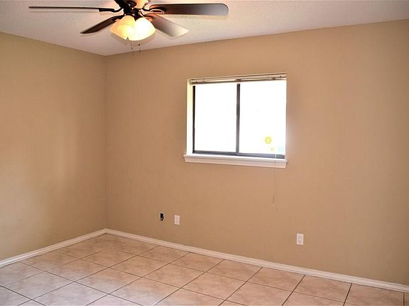 5th image of 204 W Yucca Ave