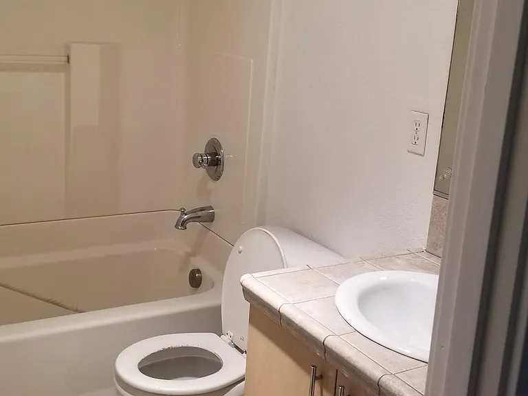 7835 SE 92nd Ave #8 — Photo 13