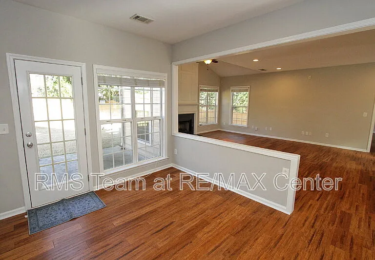 5057 Bethpage Dr — Photo 18