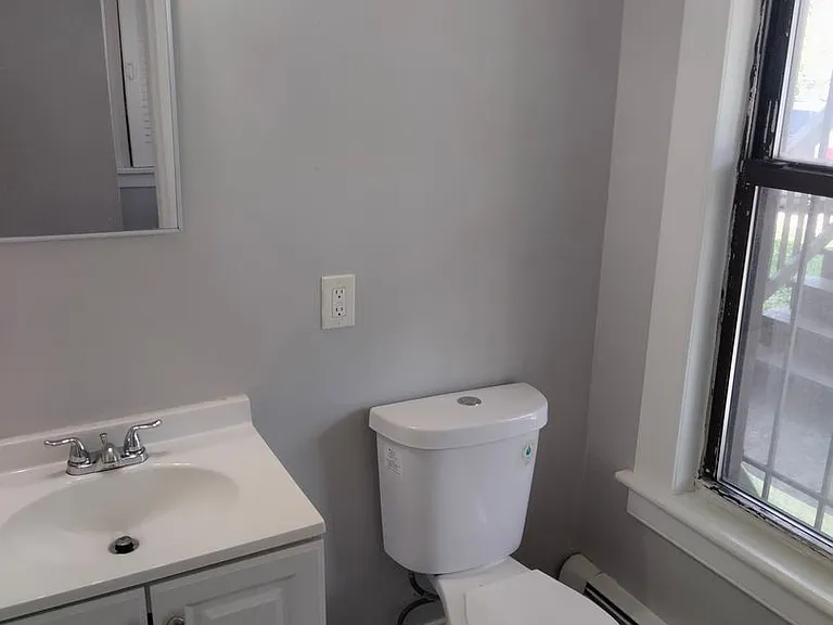30 Alden St — Photo 7