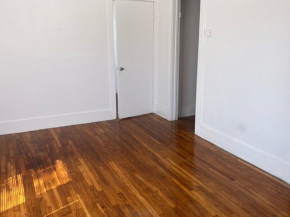 3rd image of 1045 E 4th St #15