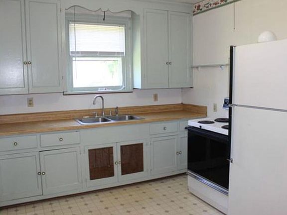 4th image of 7354 Pickett Ave