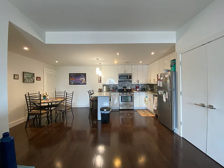 407 56th St #506 — Photo 5