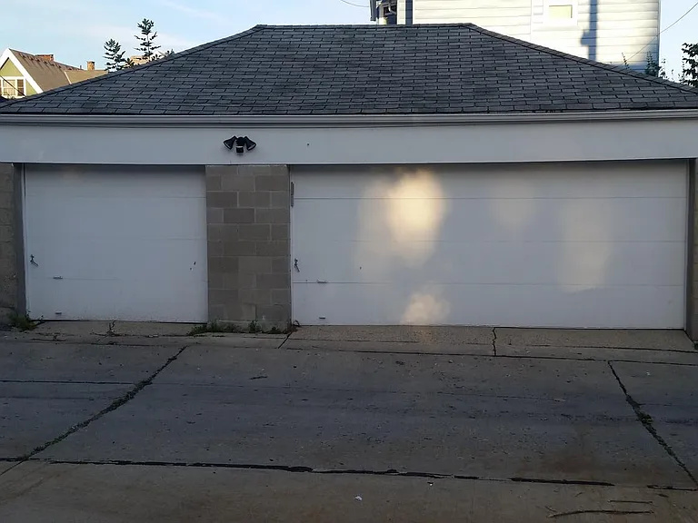 1668 N Van Buren St — Photo 23