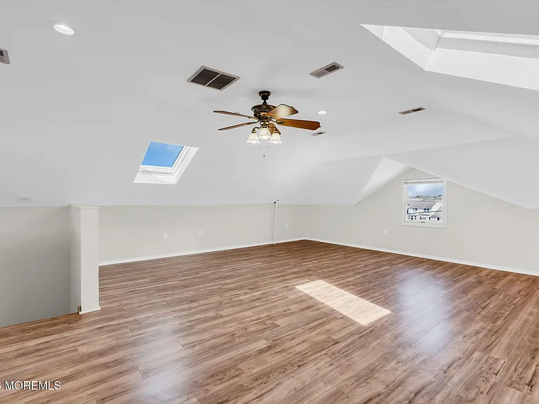 101 Clearwater Dr — Photo 28
