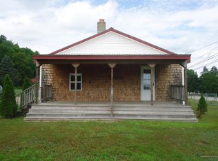 431 Auburn Rd, Peru, ME 04290