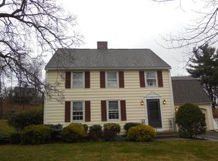 25 Vadnais St, Holyoke, MA 01040