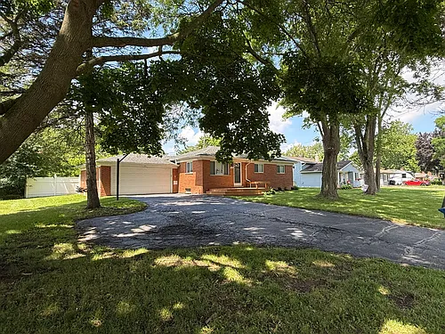 704 S Cass Lake Rd Photo 1