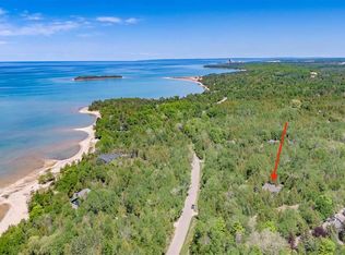 4346 Lake Shore Dr, Charlevoix, MI 49720