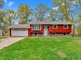112 Hillcrest Dr, Geneseo, IL 61254