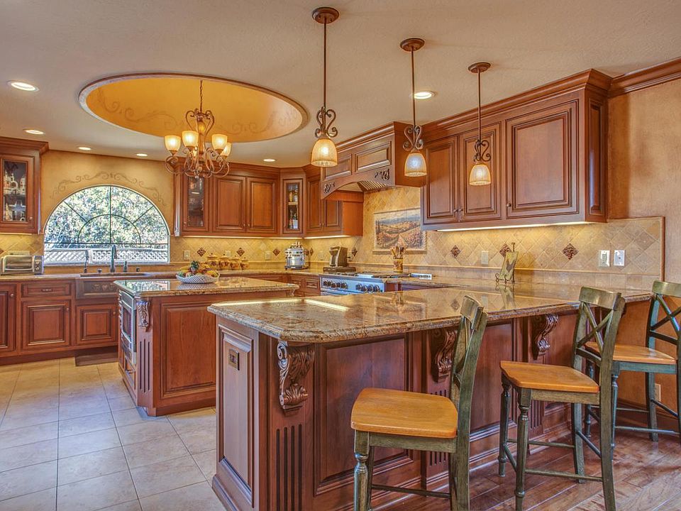 1st image of 1701 Peony Ln