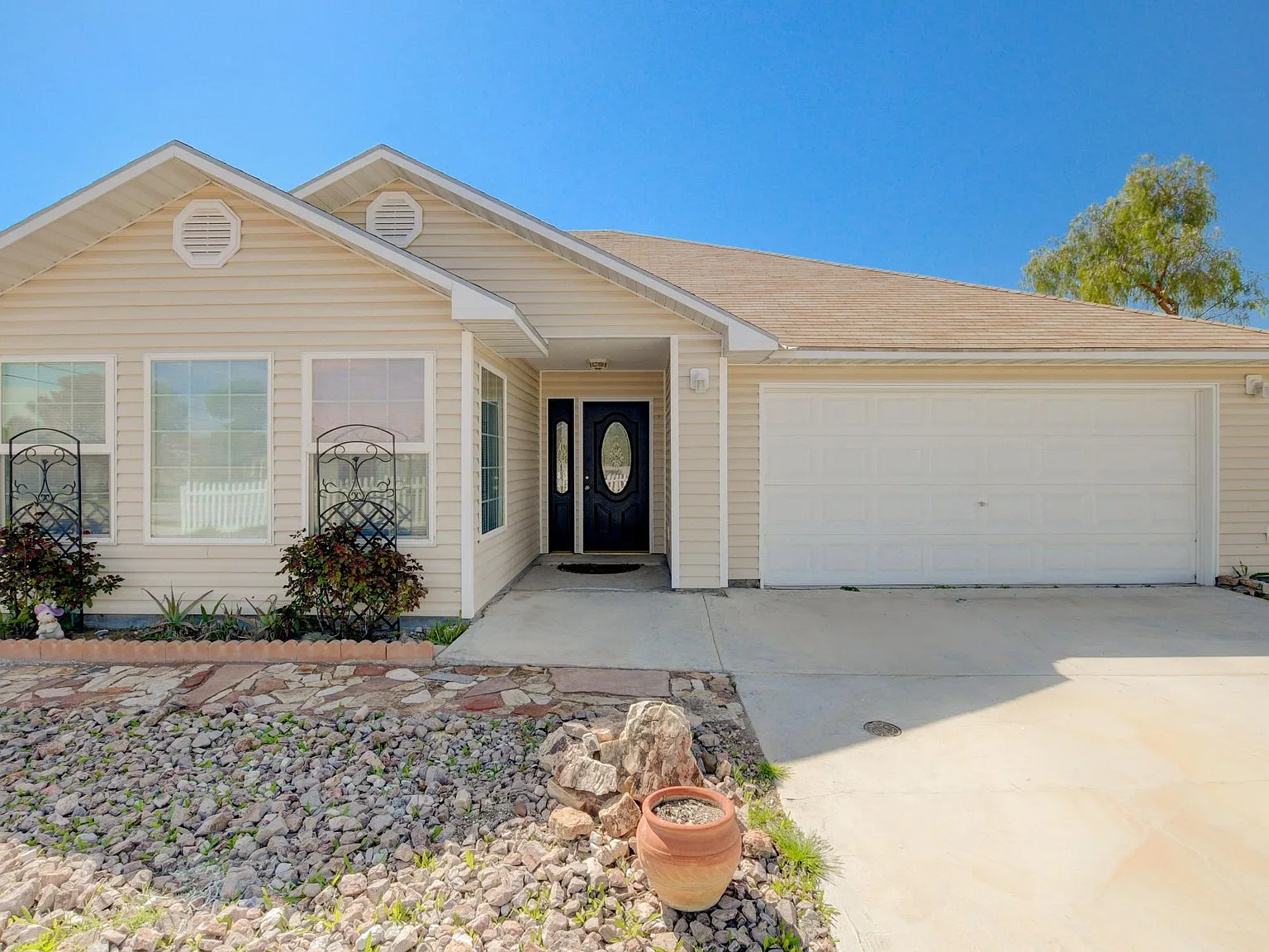 5413 Dimick Ave — Photo 3