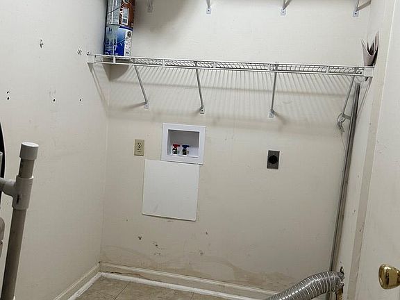 5th image of 2092 S Sherwood Dr APT M109