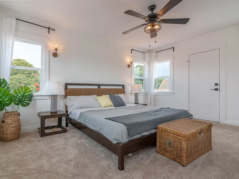 7319 S Hobart Blvd — Photo 29