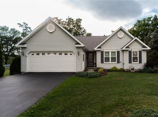 104 Wolcott St, Le Roy, NY 14482