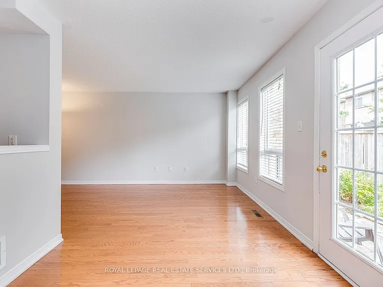 1835 McCoy Ave — Photo 11