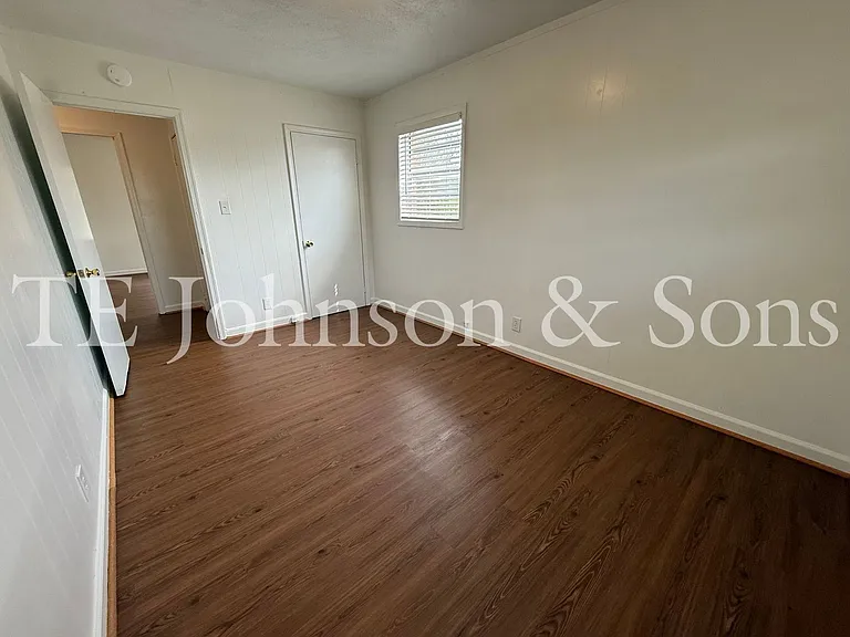 1137 N Cameron Ave #C — Photo 13