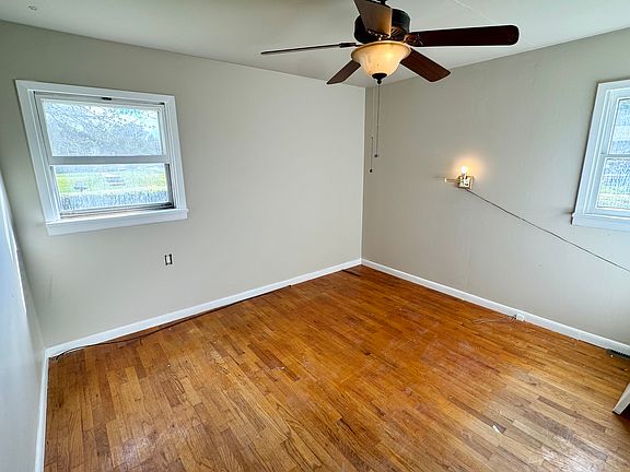 5th image of 1714 Eaton St